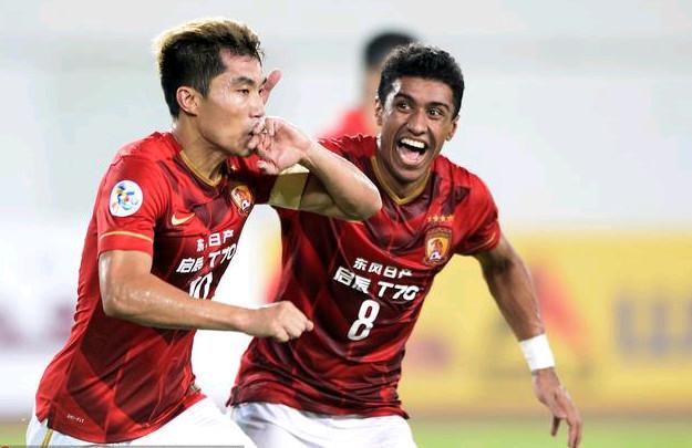 德天空：那不勒斯想签弗赖堡中场曼赞比顶替受伤的德布劳内