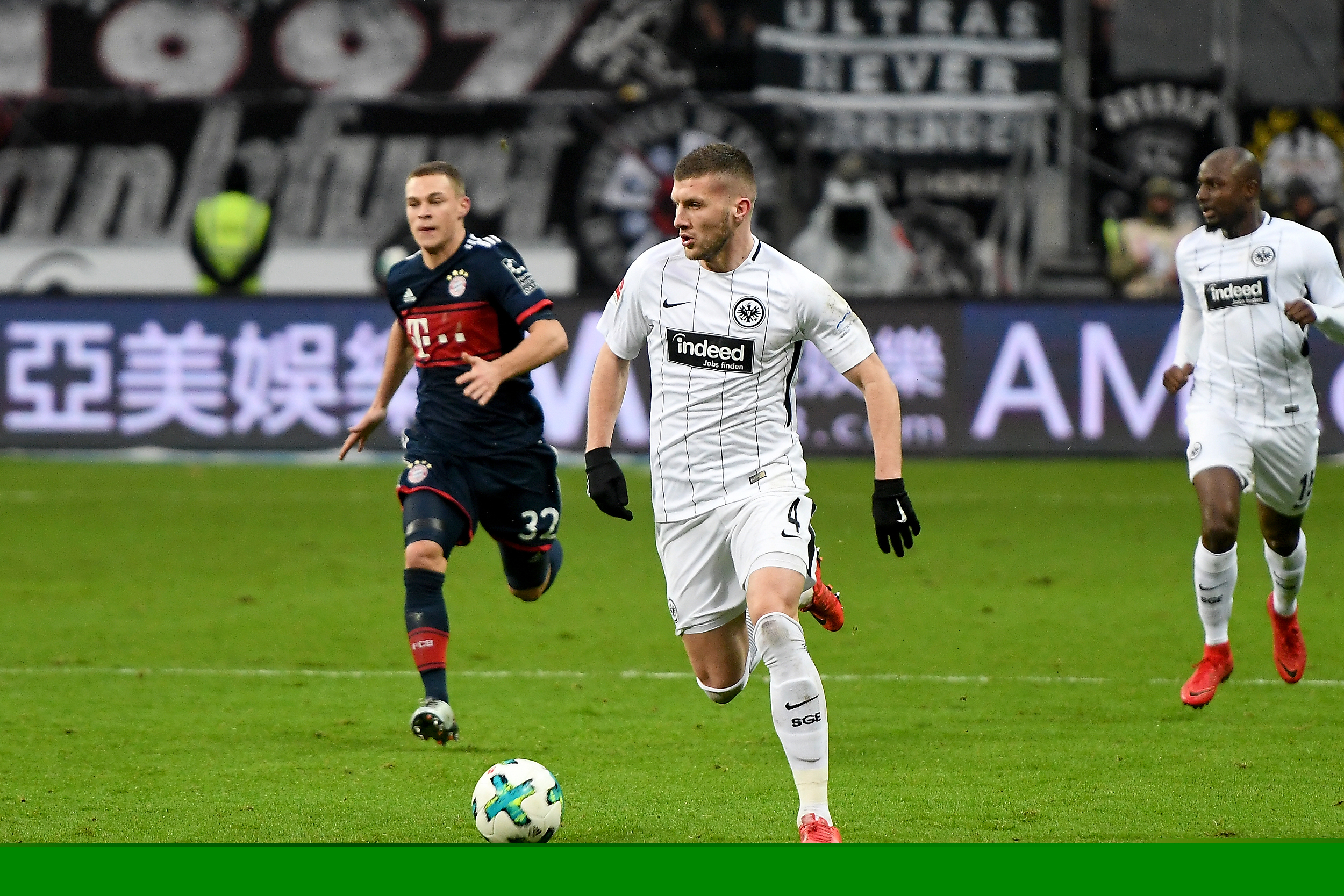 记者：在安古伊萨伤势确定后，那不勒斯立即瞄准了弗拉泰西