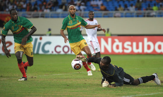 天空体育：纽卡7500万欧+500万欧浮动正式报价谢什科