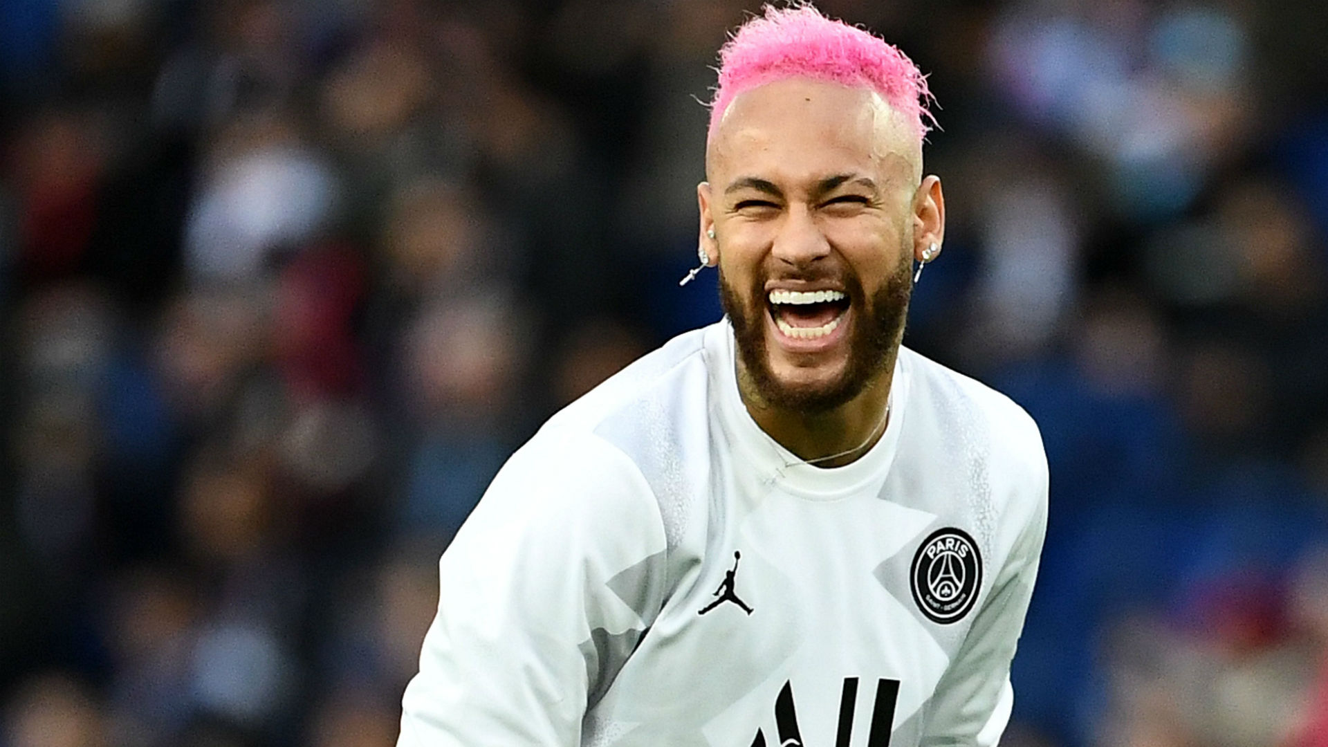 上海海港实现中超三连冠，为中国顶级联赛历史第三队