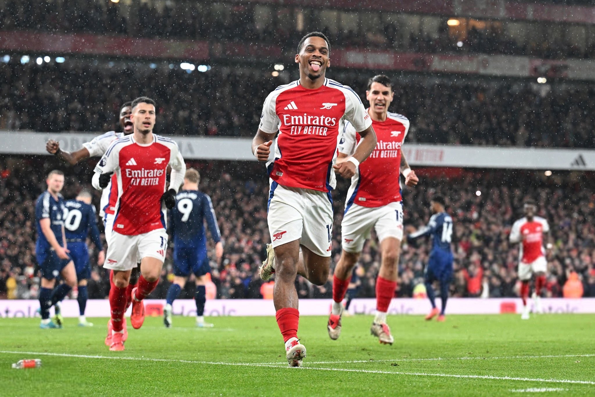 中甲战报：丹克莱尔1射1传，石家庄功夫2-2战平大连鲲城