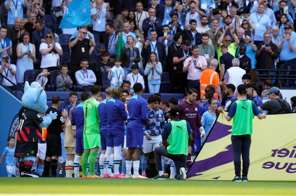 尼克斯队记：麦克布莱德X光检查显示无结构性损伤