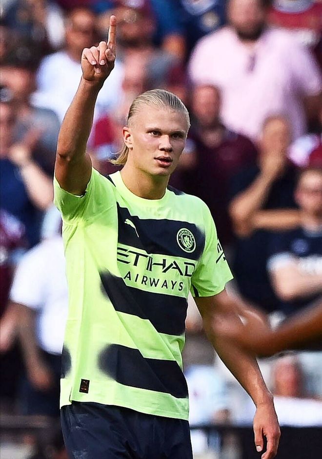 国脚连续两场关键助攻