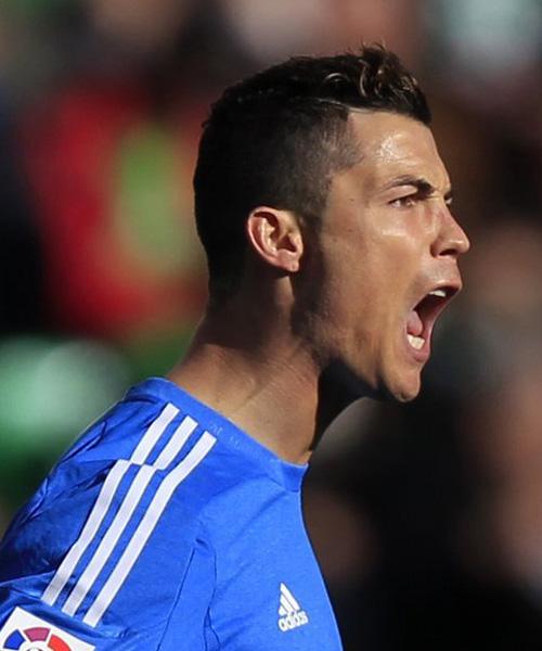 劳动1923主帅比赛中突发疾病去世，塞尔维亚足协发文致哀